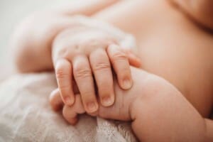 Baby Photography - showing the details in tiny newborn hands