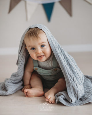 The bluest eyes you ever did see! 💙
.
.
.
#babyblueeyes #bluesteyes #blueeyedbaby #blueeyedboy #babyface #sweetbabyboy #babymilestones #westernsydneyphotographer #allthesmallthings #happybabyboy #beautifulbaby #babyphotostudio #babyphotoshoots #babyphotographer #babymodel #cutestbaby #babyblanket #peekaboo #bigeyes #absolutelyadorable #babiesofinsta #littleboyblue #babyphotographersydney #sweetbabyboy #littleandloved #soprecious #newmummy #newdaddy #memoriesforlife #makingmemories